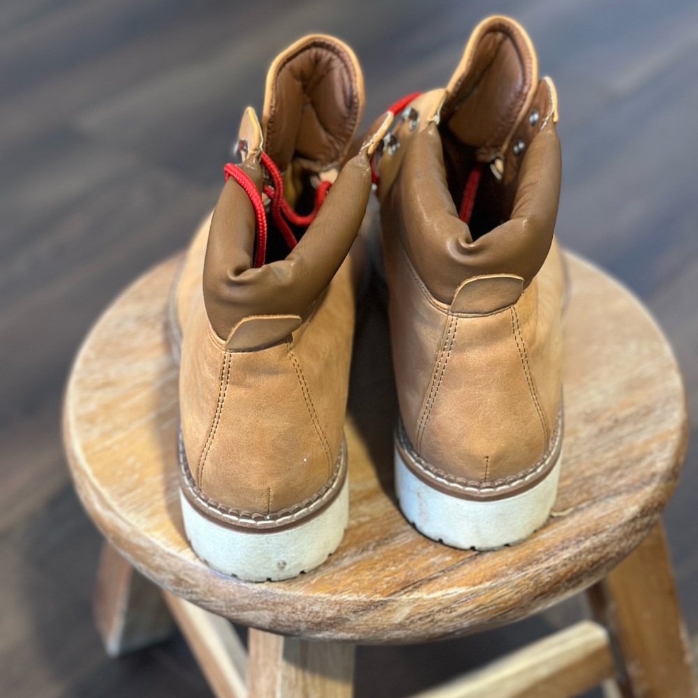 Boots - Picture 3 of 3
